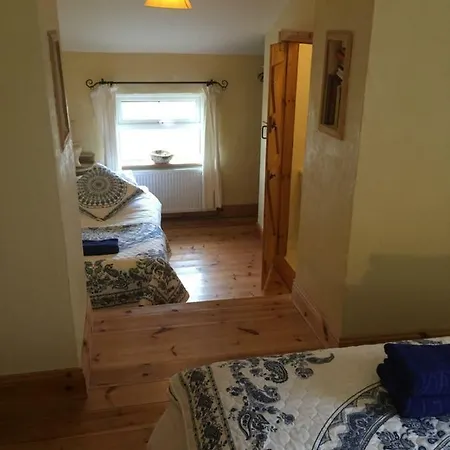 Сasa de vacaciones Restored School Master's House