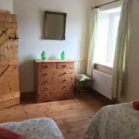 Holiday home Restored School Master's House Knights Town