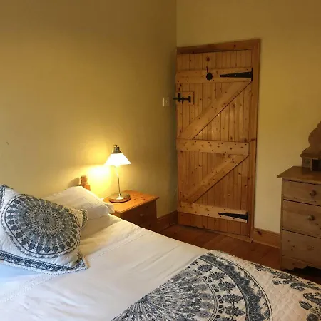 Restored School Master's House بيت للعطل