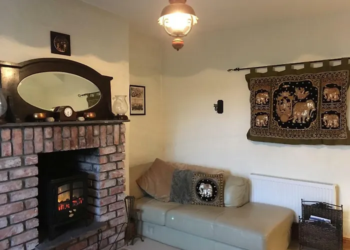 Restored School Master's House 度假居 *