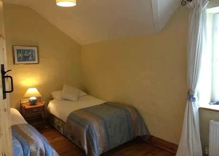 Restored School Master's House 度假居 *